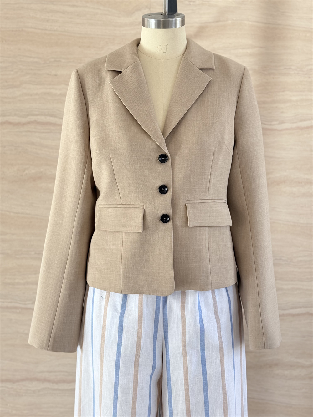 RH-BLAZER 03 face.jpg